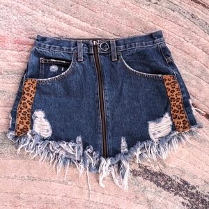 Unique Carmar denim and leopard print mini skirt size 28